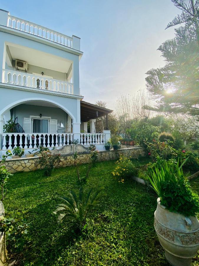 Theros Villa Plános エクステリア 写真
